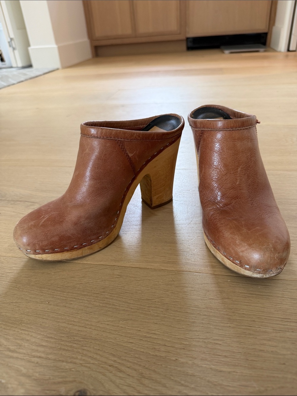 Awesome vintage Clogs